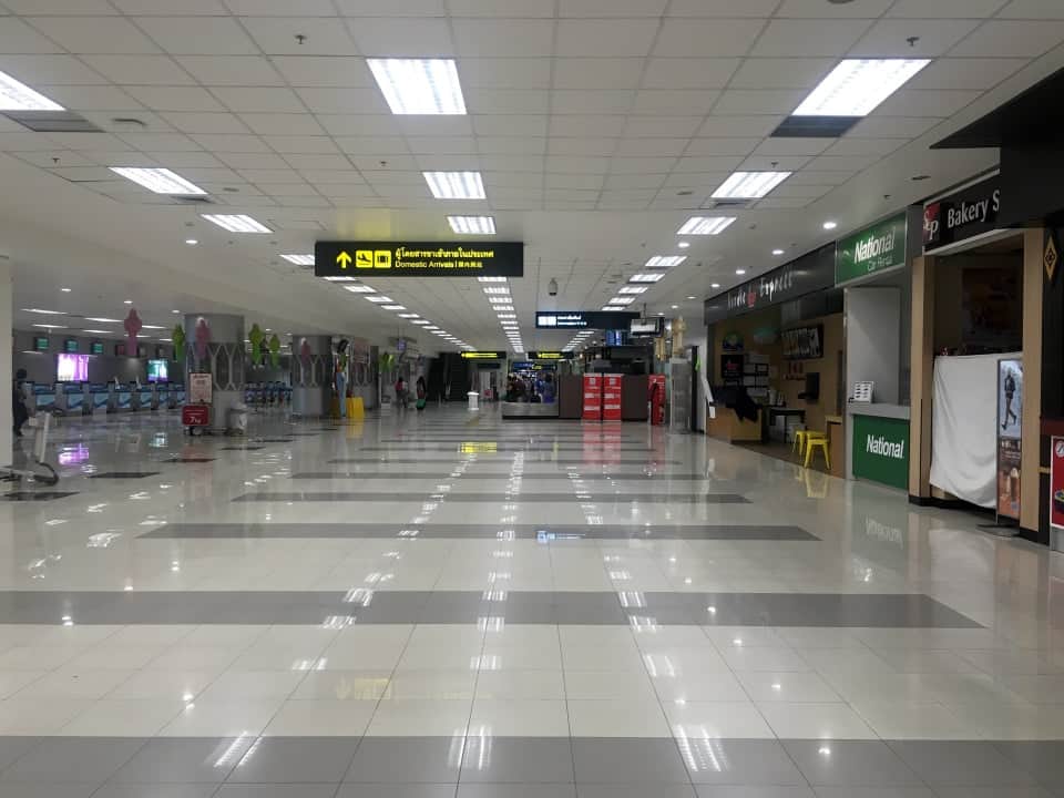 Emplacement du stand AIS carte SIM à l'aéroport de Chiang Mai CNX